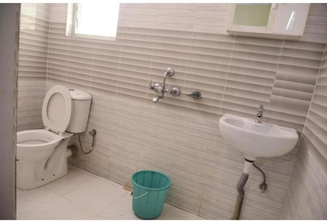 גווהטי Quarto Inn מראה חיצוני תמונה